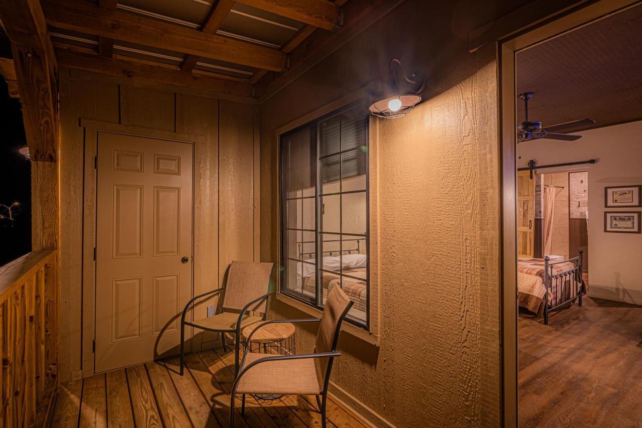 Miners Cabin #4 - King Bed - Private Balcony With Views Tombstone Exterior foto