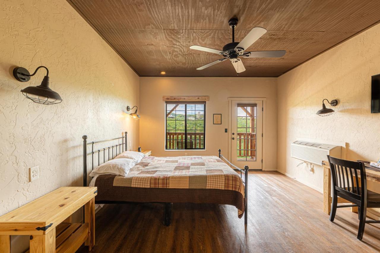 Miners Cabin #4 - King Bed - Private Balcony With Views Tombstone Exterior foto